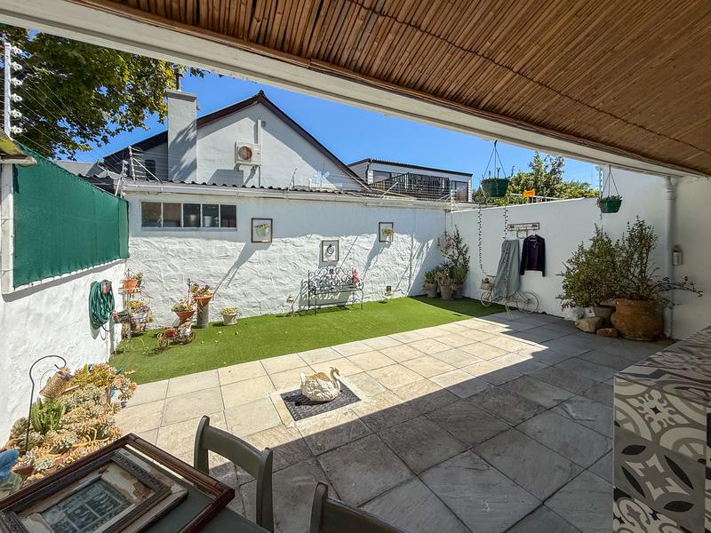 2 Bedroom Property for Sale in Harfield Village Western Cape